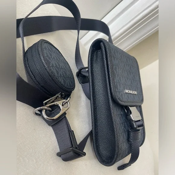 Michael Kors Slim Crossbody bag with a removable coin purse. NWOT - Picture 5 of 11